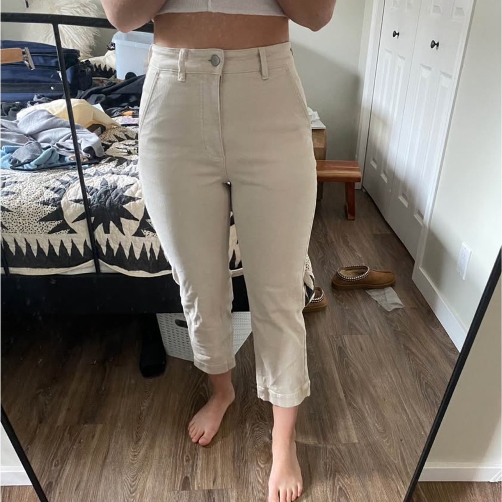 Everlane Crop Utility Cargo Pant Light Tan 4